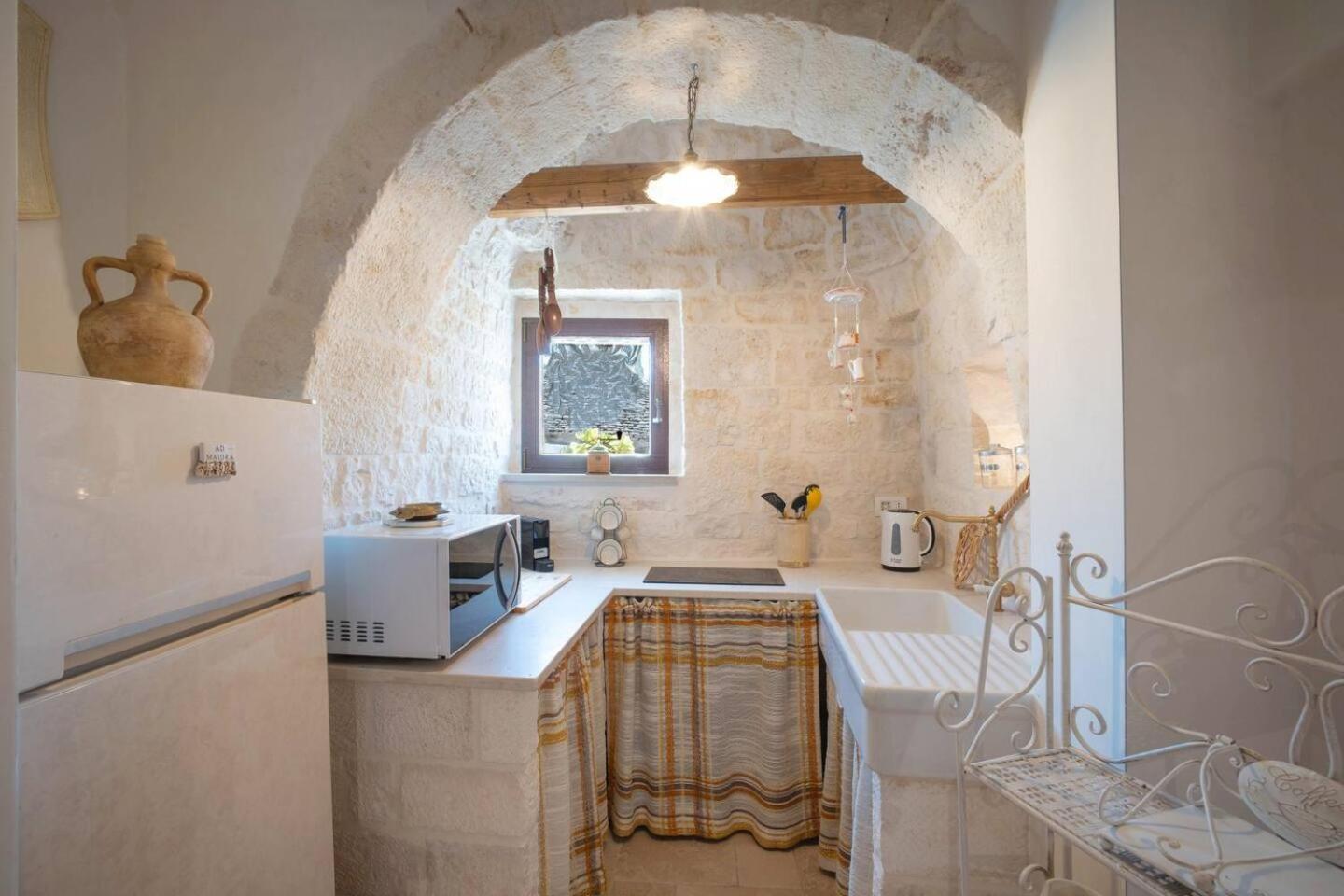 Valle D'Itria Trulli E Alcova Mikael Cisternino Eksteriør bilde