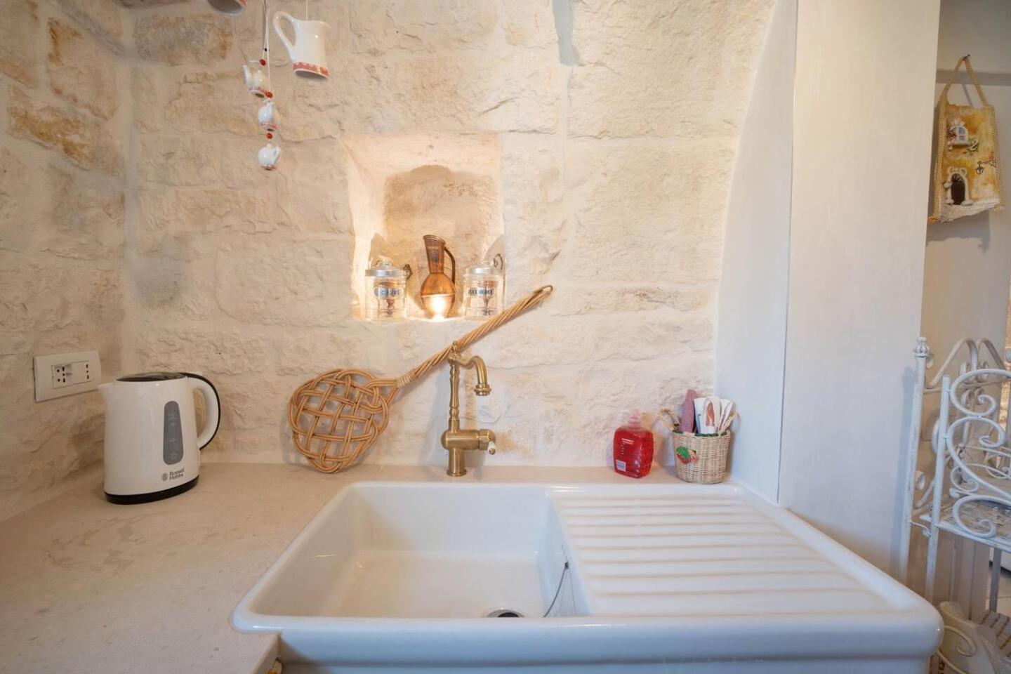 Valle D'Itria Trulli E Alcova Mikael Cisternino Eksteriør bilde